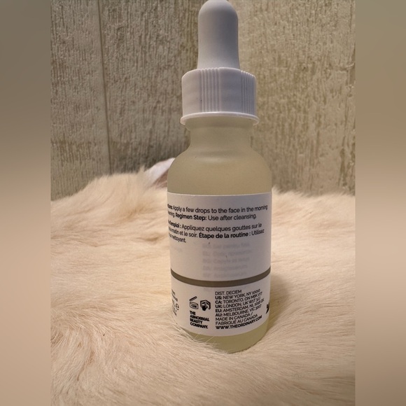 The Ordinary Hyaluronic Acid 2% + B5 Serum - Clear and White - Picture 2 of 2